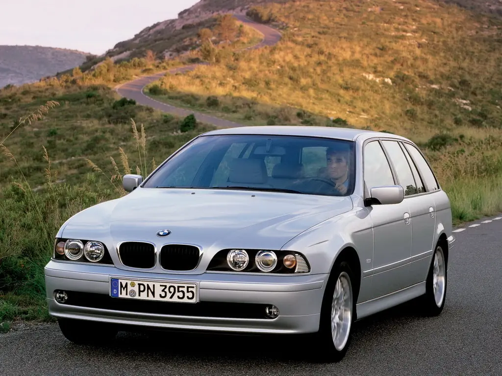 BMW 5-Series  2000 2001 2002 2003 2004  4   E39    