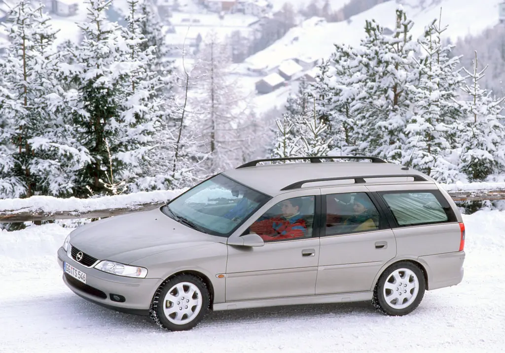 Опель 1999 универсал. Opel Vectra b универсал 2002. Опель Вектра б универсал 2001. Opel Vectra b Caravan 2001. Опель Вектра в 1995-2002 универсал.