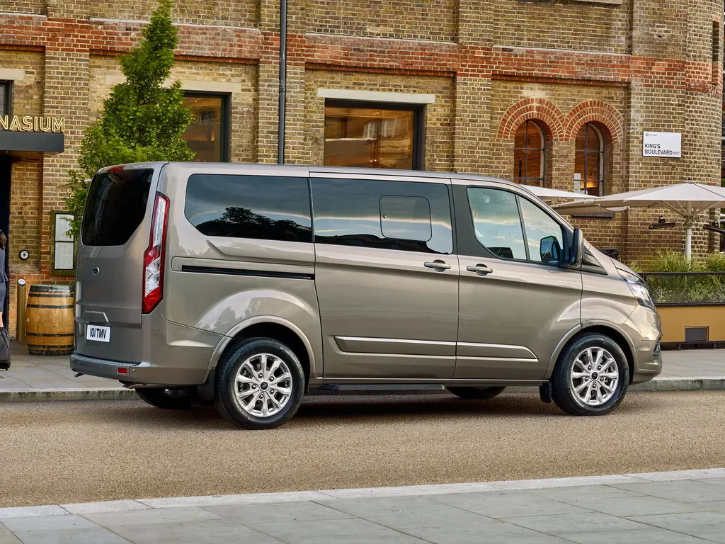 Ford transit outlet custom titanium 2018