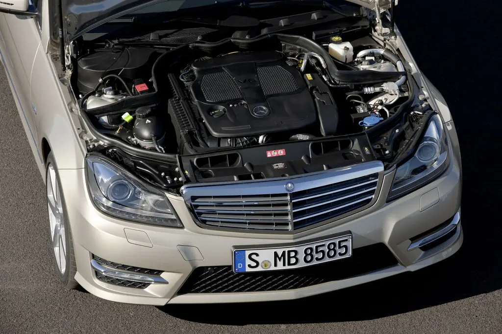 Mercedes-Benz C-Class рестайлинг 2011, 2012, 2013, 2014, седан, 3  поколение, W204 технические характеристики и комплектации