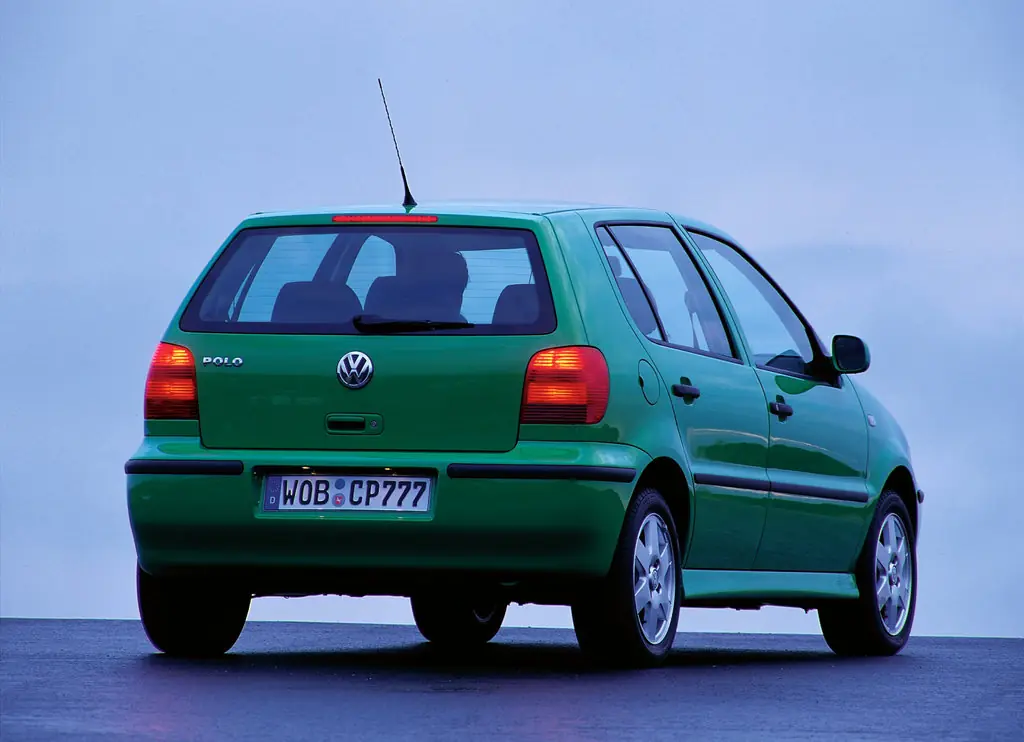 Фольксваген поло 3 купить. Фольксваген поло 1999 1.4. Volkswagen Polo III. Фольксваген поло 1999 1.4 хэтчбек. Volkswagen Polo хэтчбек 2001.