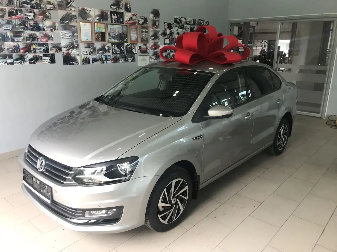 Volkswagen Polo 2018 God 1 6 L Tak Uzh Poluchilos Semejnaya Zhizn Dala Treshinu Razvod Avtomat Benzin Rashod 5 0