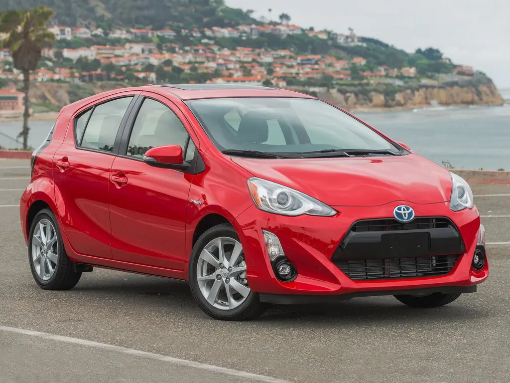 описание toyota prius c