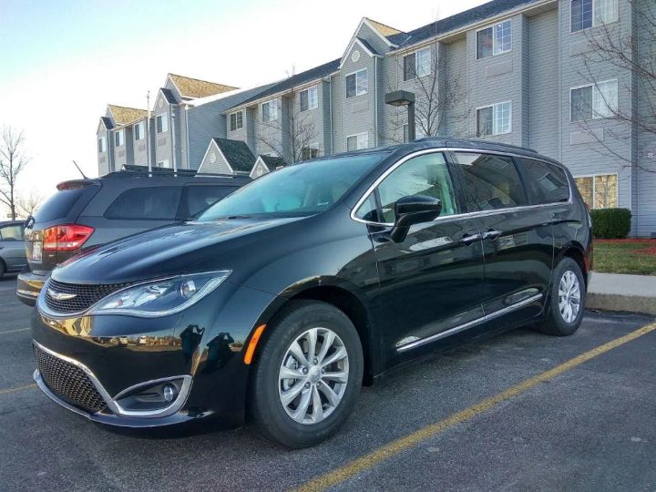 Купить Крайслер Пацифика в России: продажа Chrysler Pacifica с пробегом ...