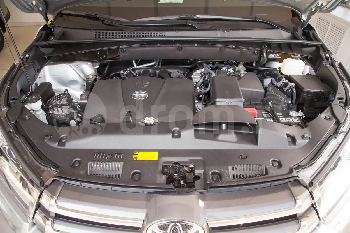 Какой двигатель тойота хайлендер. Двигатель Toyota Highlander 3.5 2011. Аккумулятор Toyota Highlander III. Хайлендер 3.5 общий вид двигателя. Двигатель Тойота хайлендер 3.5 2012 год характеристики.