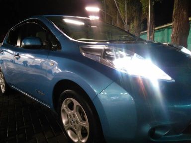 Nissan Leaf, 2011