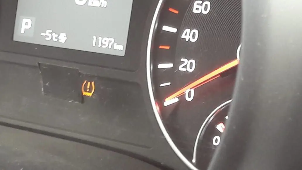 Скинуть завестись. Киа Оптима система TPMS. Kia Optima сетка в баке.