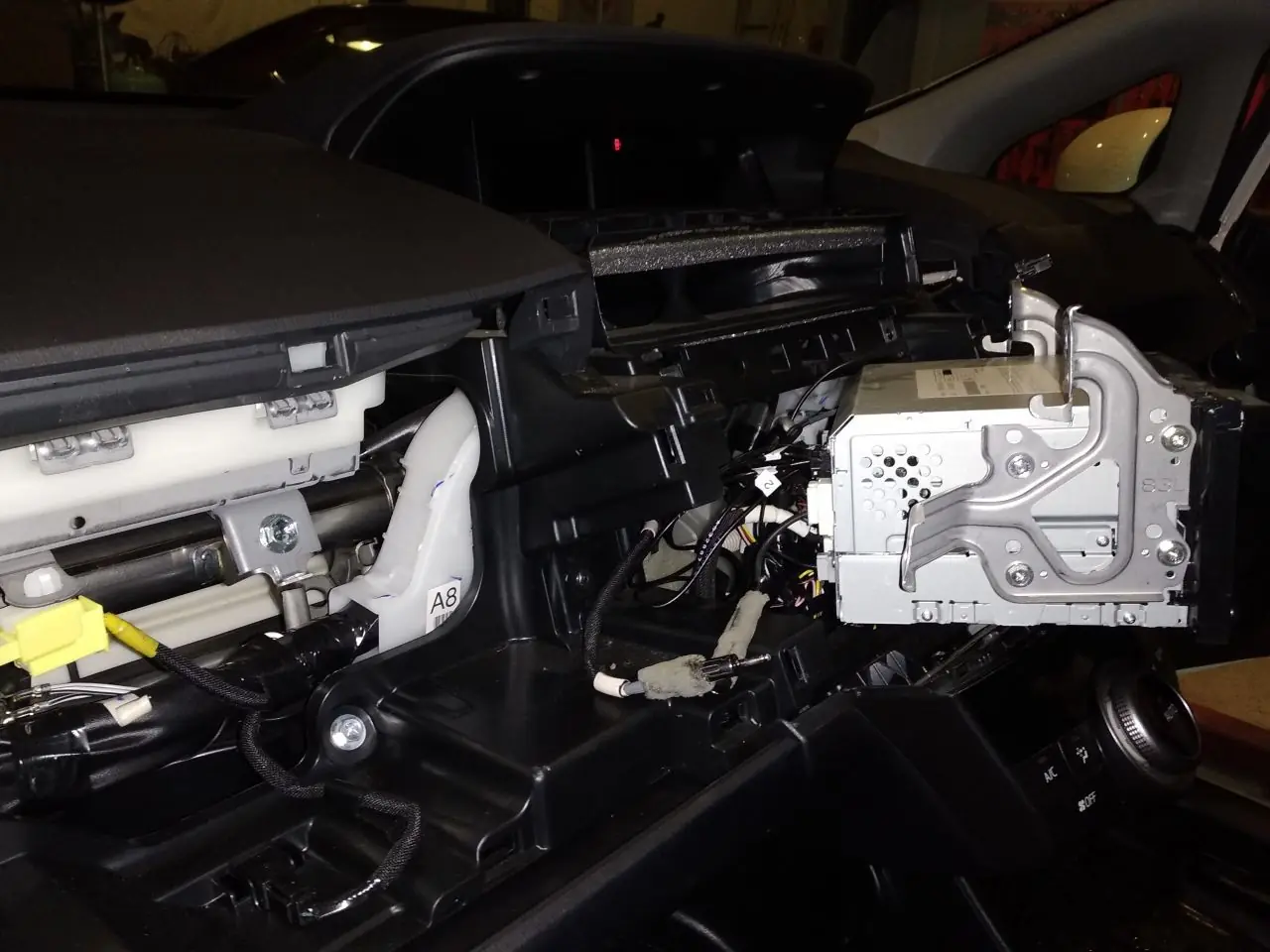Как снять магнитолу приус 50 Toyota Prius Alpha 2015, 1.8 литра, Краткие данные о моём авто, бензин, расход 5