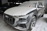 Audi Q8. ,  (DAYTONA GREY)