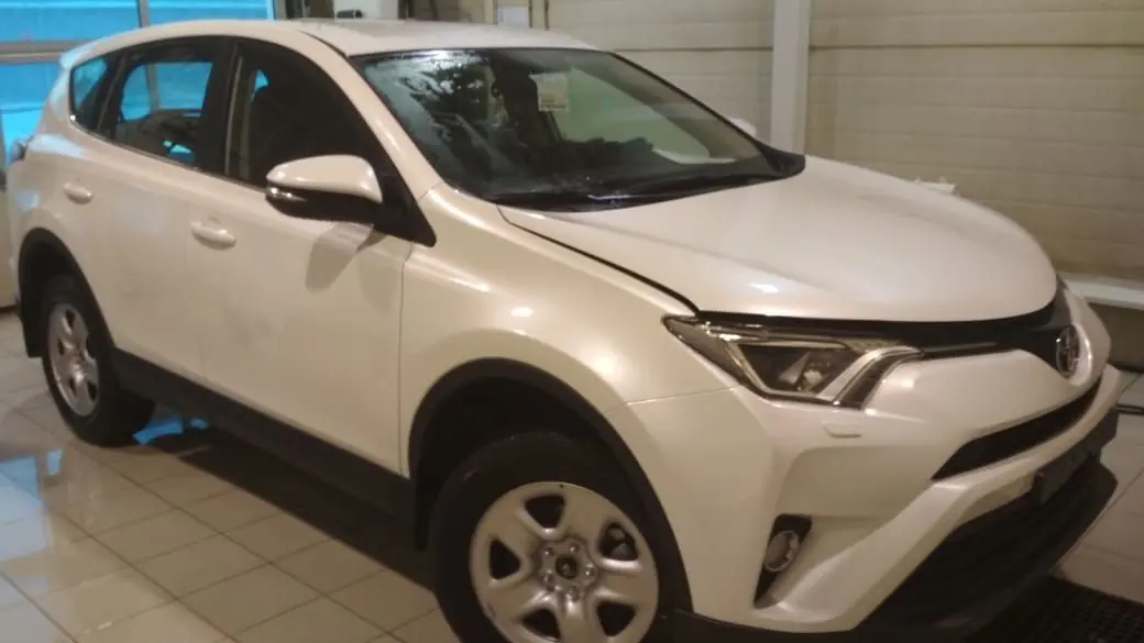 Toyota RAV4 18 года, 2л., Всем привет, механика, руль левый, расход 6.5,  бензин