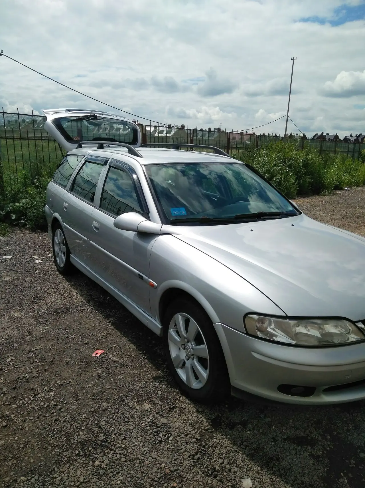 Opel Vectra 2001  2       100  