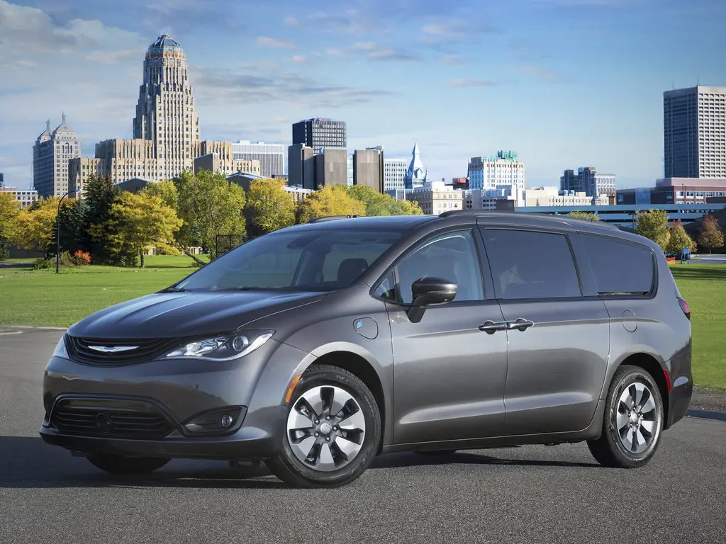 Chrysler Pacifica 2016, 2017, 2018, 2019, 2020, минивэн, 2