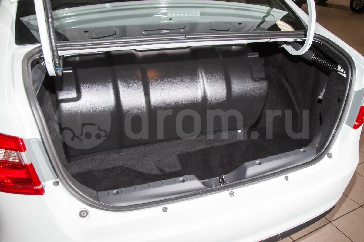 Lada Vesta CNG багажник
