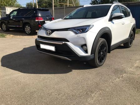 Toyota RAV4 2018 - отзыв владельца