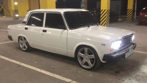ваз 2107 белая r15