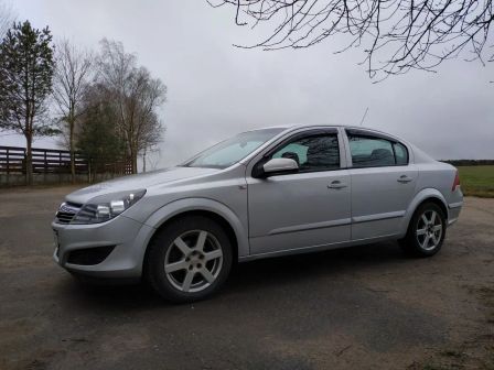 Opel Astra 2008 - отзыв владельца