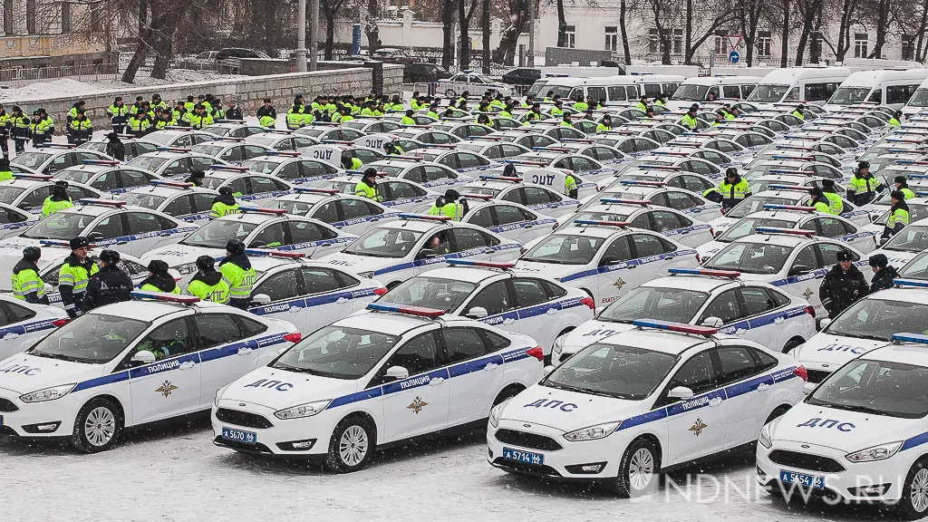 Машины много полиции