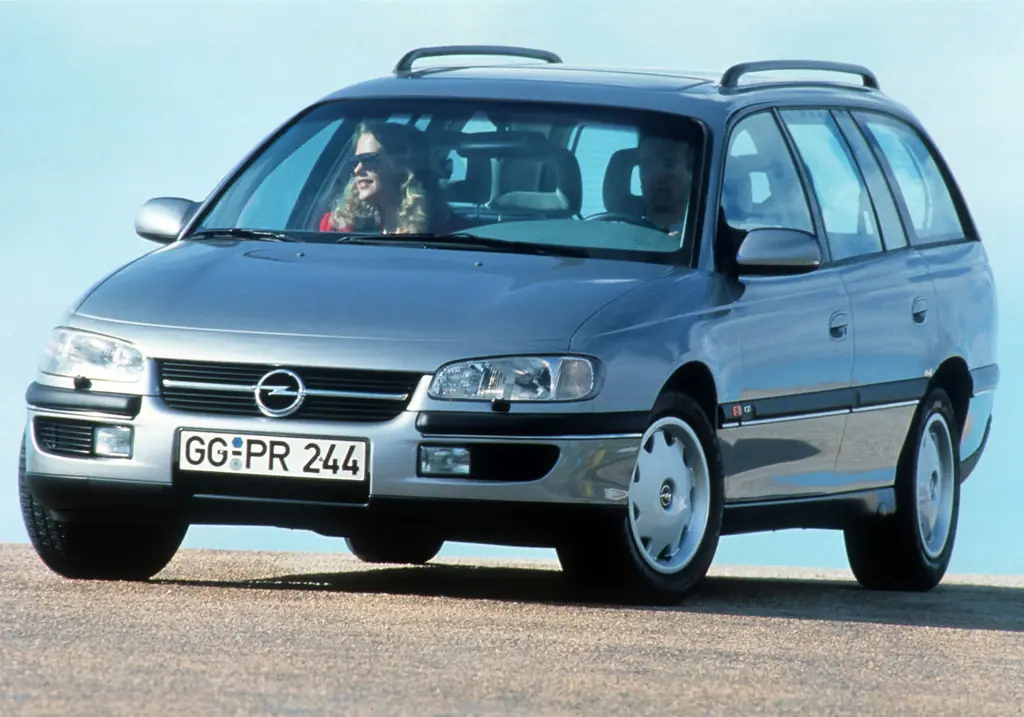 Омега б 1994. Opel Omega универсал 1995. Opel Omega Caravan 1994. Opel Omega b Caravan. Опель Омега б 2.0 универсал.