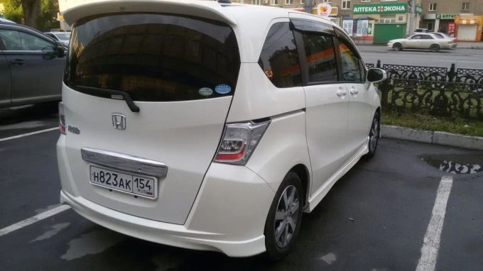 Хонда фрид задние фонари. Лампы honda freed 2. Лампы хонда фрид 2012. Лампочка хонда лого. Лампы honda freed.