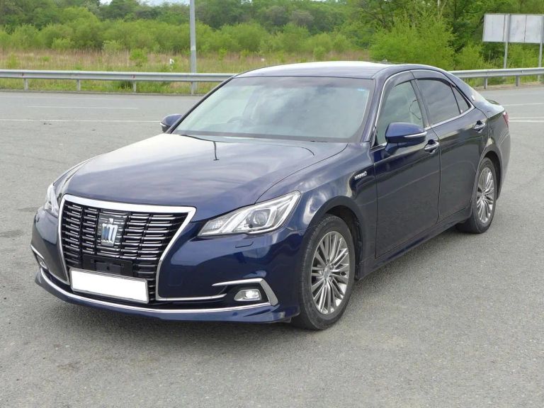 Toyota Crown 2016