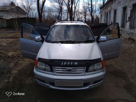 Toyota Ipsum 1998 - отзыв владельца