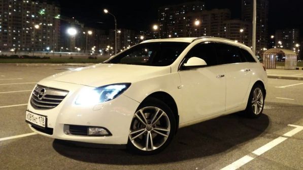 Opel Insignia 2011 - отзыв владельца