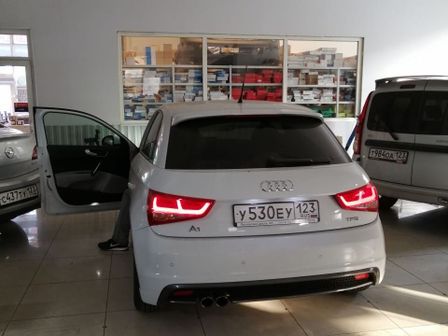 Audi A1 2012 -  