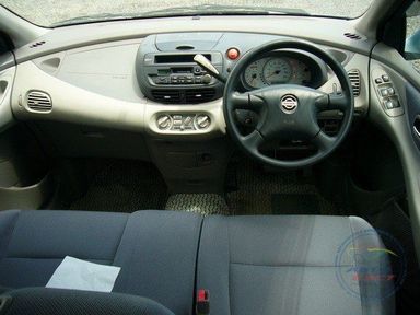 Nissan Tino, 1999