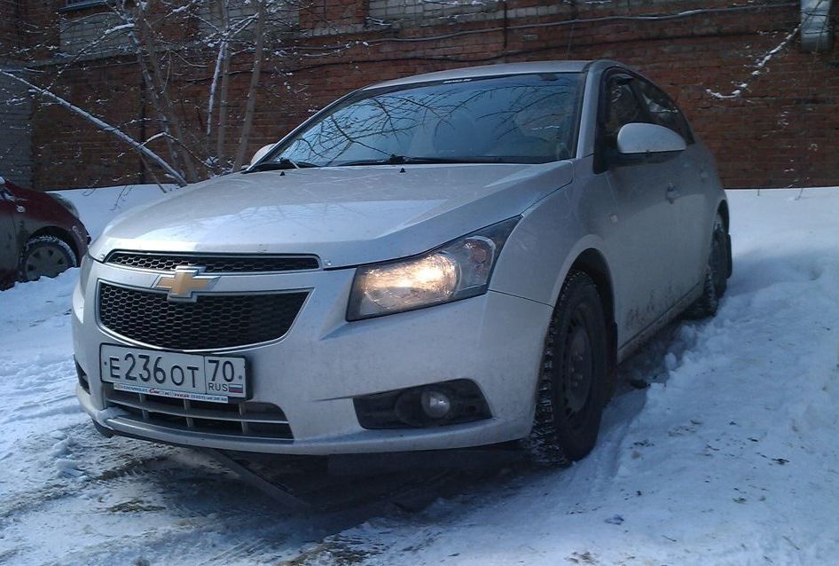 Шевроле Круз 2012, 1.8 литра, Пользуясь свободным временем на карантине,  решил написать отзыв по авто, Томск, акпп, расход 8.0
