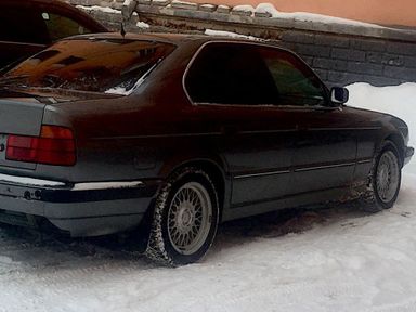 BMW 5-Series 1990   |   29.05.2020.