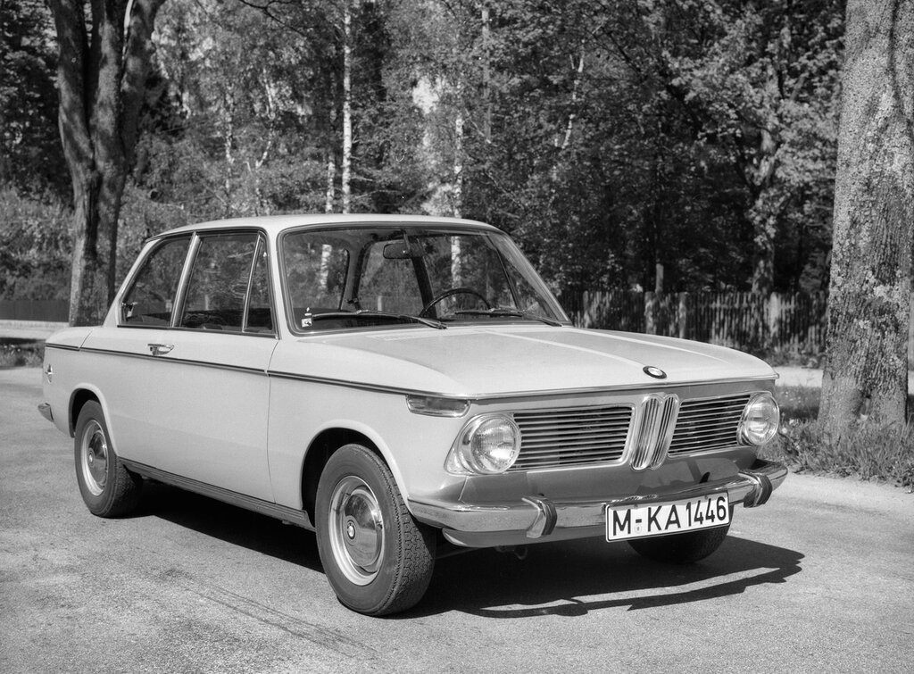 BMW 2002 e10 Black