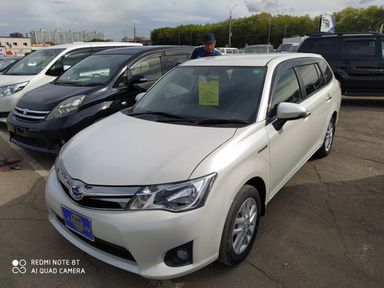 Toyota Corolla Fielder, 2013