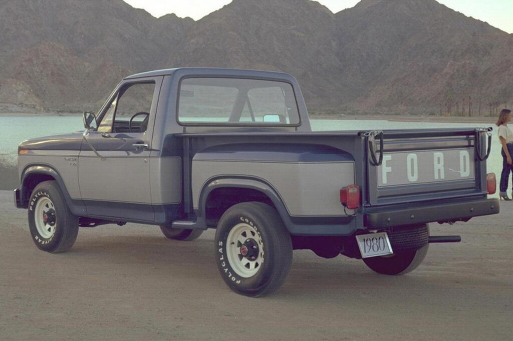 Ford 150 Pickup старый