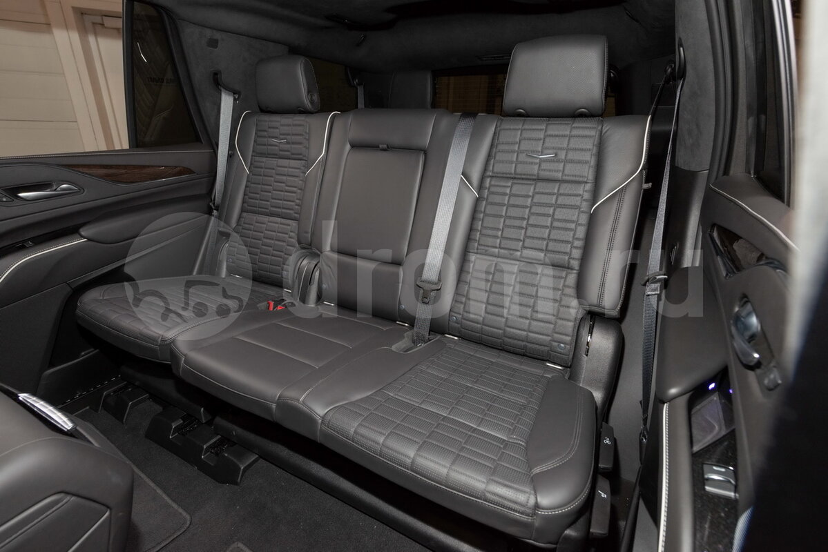 Кадиллак Escalade Platinum 2022