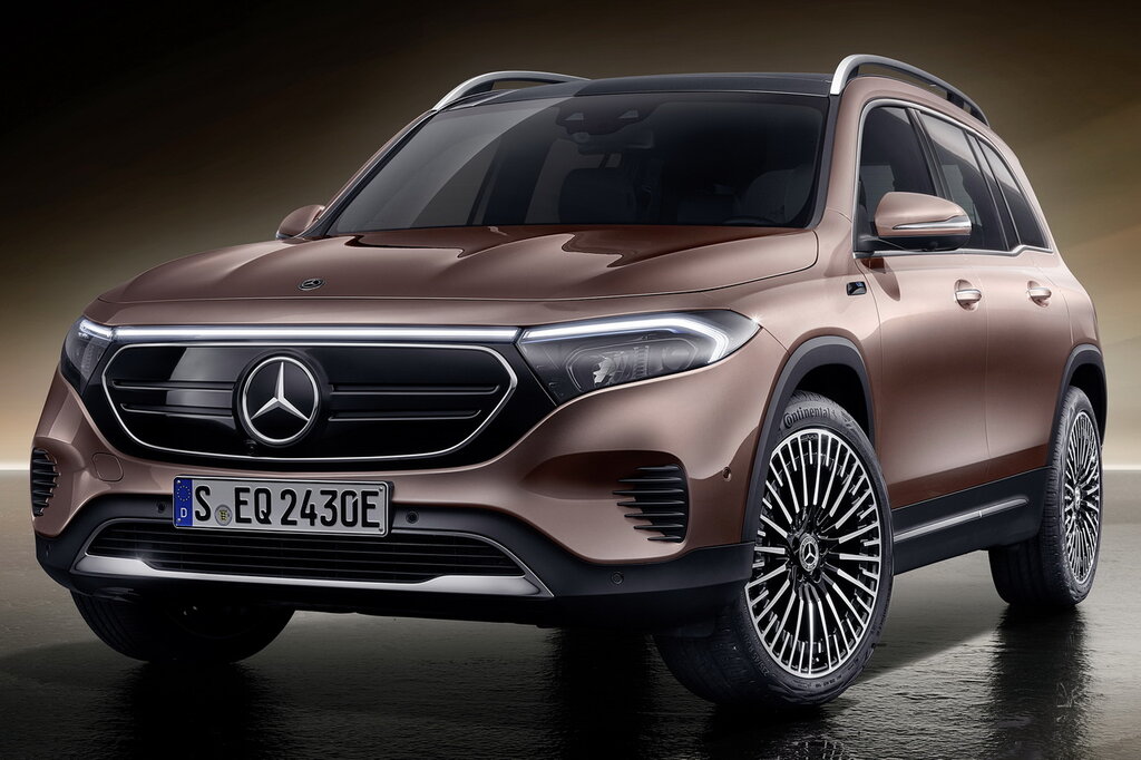 Компания Mercedes-Benz представила новый родстер AMG SL 2022 модельного года