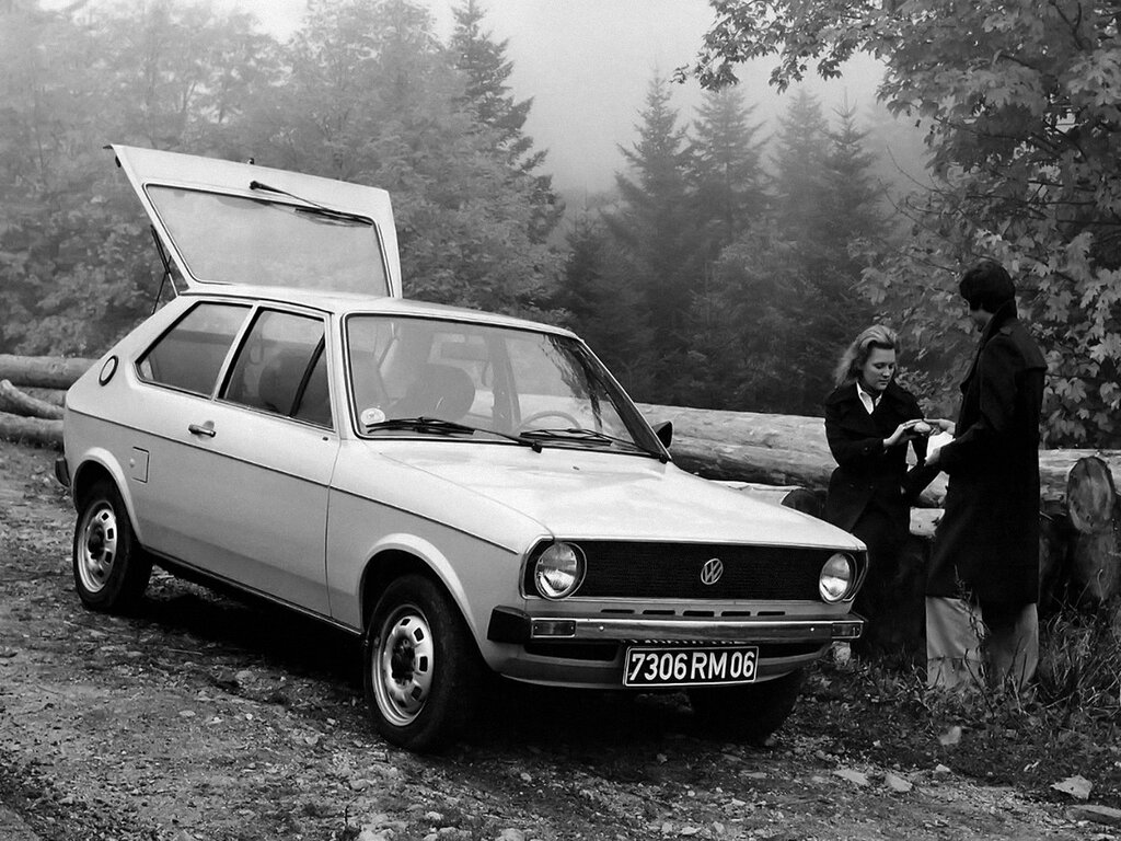 Volkswagen Polo рестайлинг 1979, 1980, 1981, хэтчбек 3 дв., 1 поколение,  Mk1F технические характеристики и комплектации