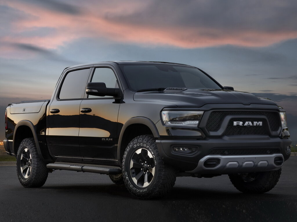 RAM 1500 2018, 2019, 2020, 2021, 2022, пикап, 2 поколение, DT технические  характеристики и комплектации