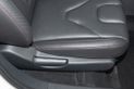 Регулировка передних сидений: Регулировка сидения водителя по 6 направлениям, сидения пассажира - по 4 направлениям