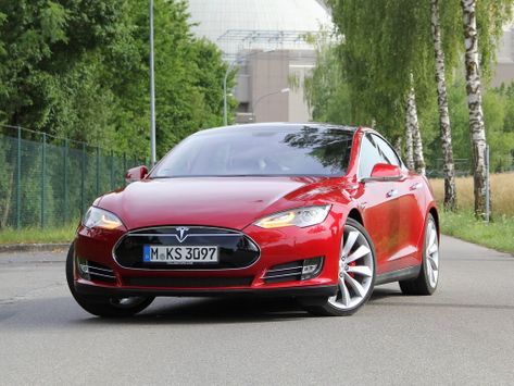 Tesla Model S 
01.2012 - 11.2016