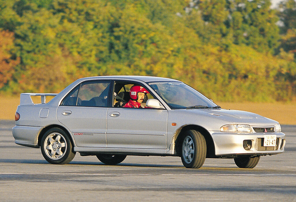 все поколения mitsubishi lancer