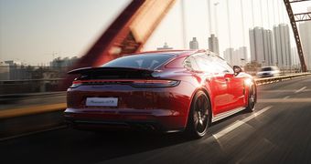 Дополнительное оборудование и аксессуары Porsche Lifestyle | Порше Центр Рублёвский