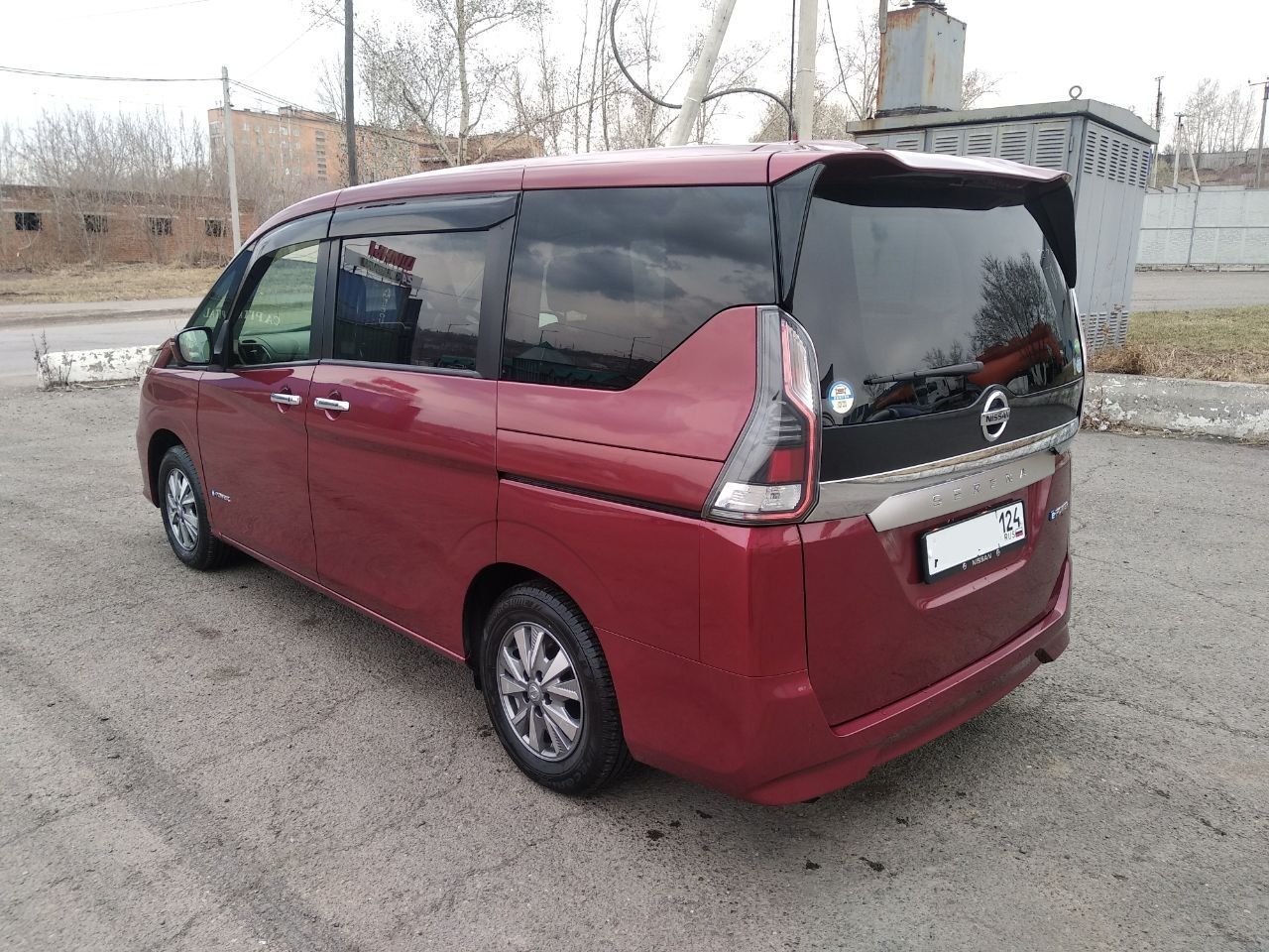 Ниссан Серена гибрид