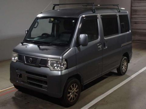 Nissan nv100