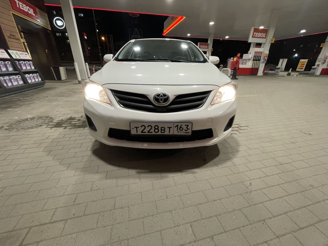 Toyota Corolla 2012, 1.6 л., Пишу уже после продажи, расход 7.0, бензин,  МКПП