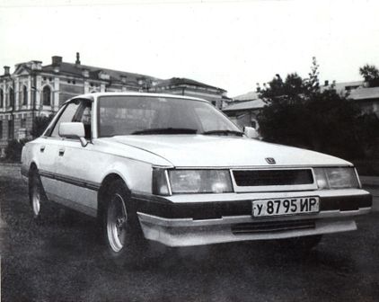 Nissan Leopard 1982 -  