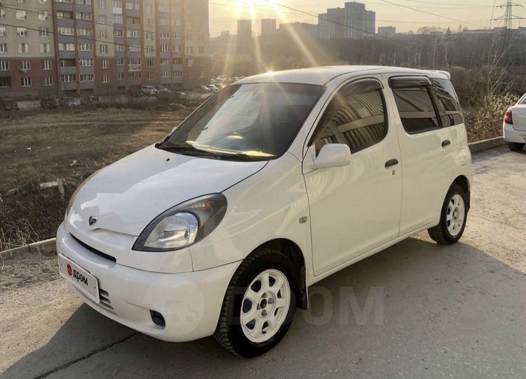 Toyota Funcargo Funcargo на разварках