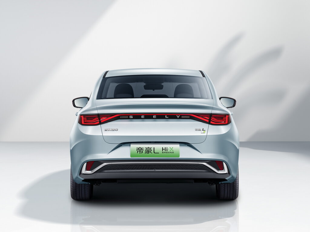 Geely Emgrand 2022