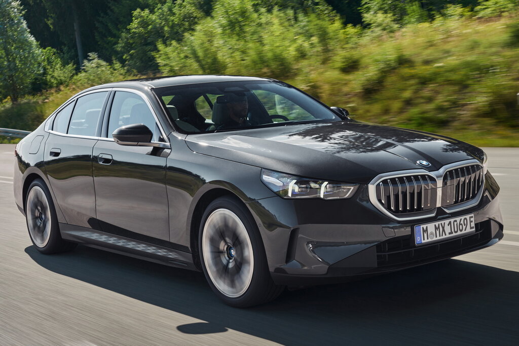 BMW 5-Series 2023 2024  8  G60     