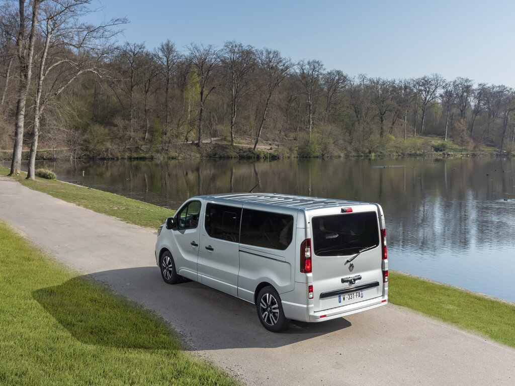 Renault Trafic 2-  2021 2022 2023 2024  3      