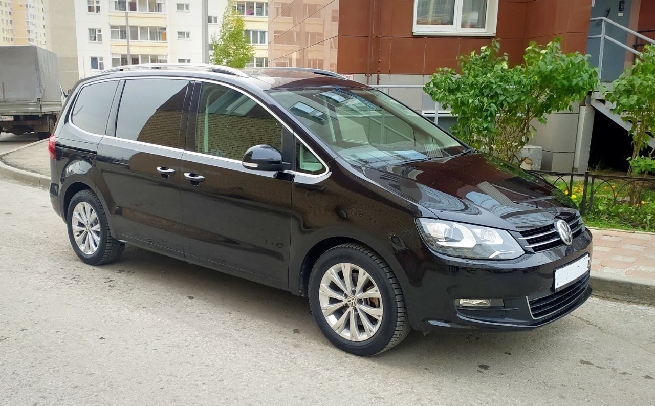 Volkswagen Sharan 2016 года, 1.4 литра, Volkswagen Sharan 1.4 TSI Comfort  Line 2016 год, бензин